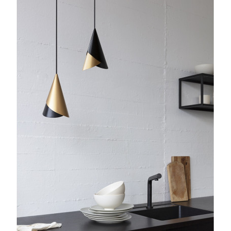 Abat-jour Cornet Laiton Noir - Umage (Vita Copenhagen)