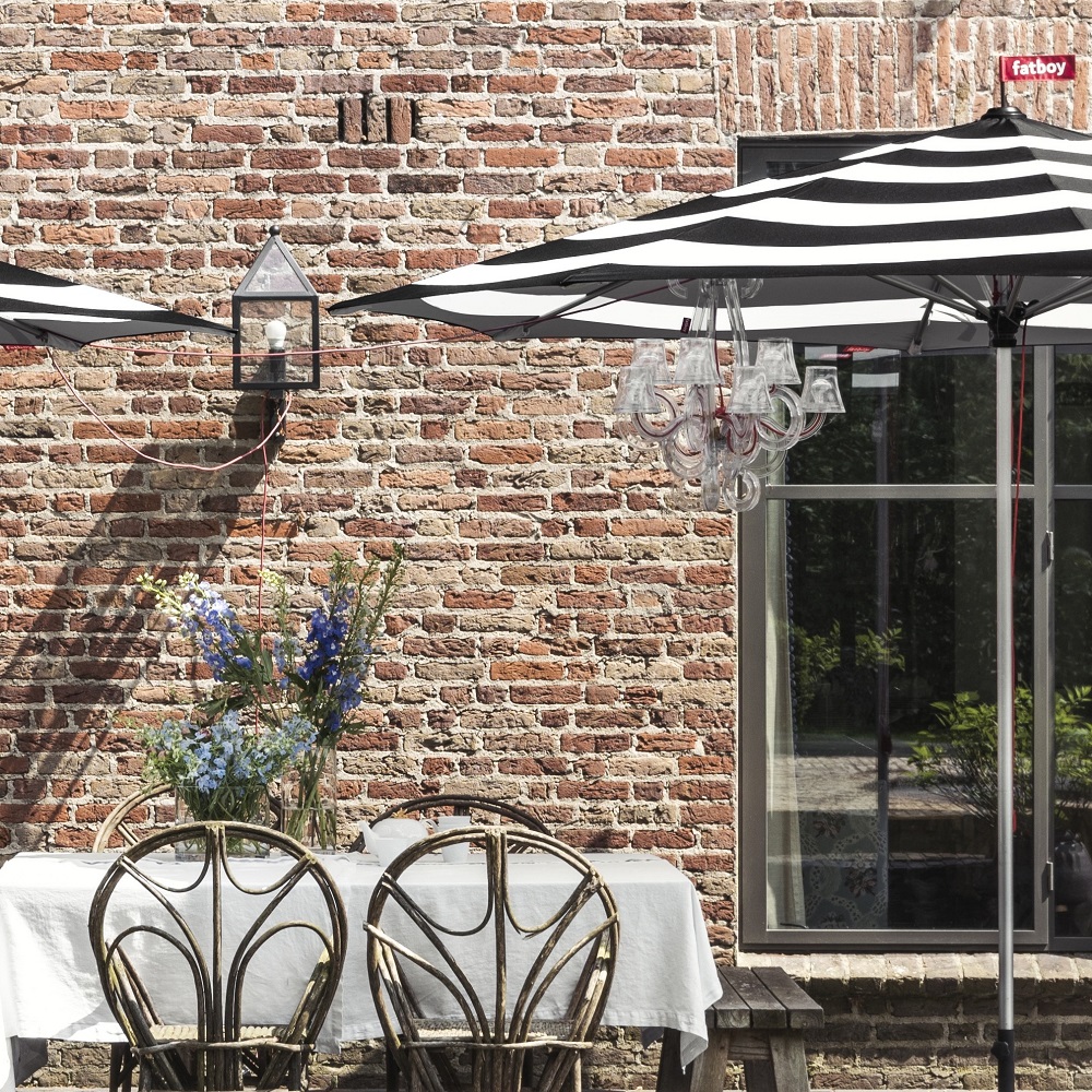 Lustre sur la terrasse