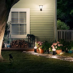 Éclairage d'extérieur, lumières pour maison et terrasse